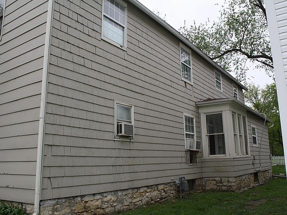4th image of 305 Vine St #1