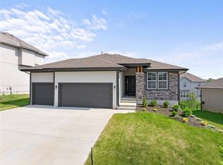 19526 W 116th St, Olathe, KS 66061