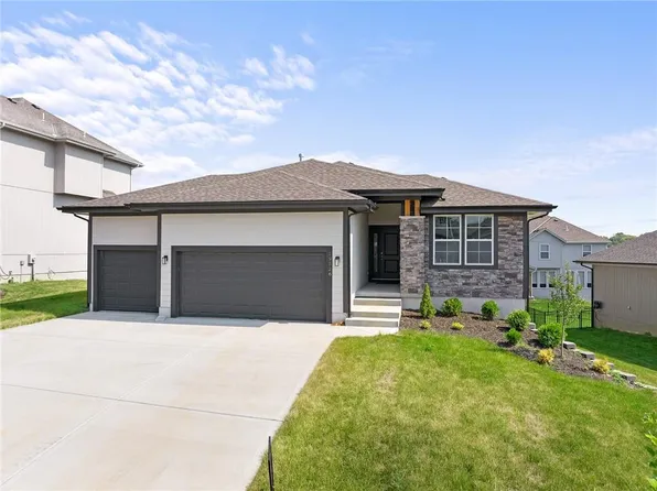 19543 W 114th Ter, Olathe, KS 66061