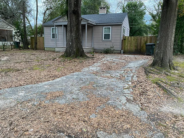 219 Meadowdale Dr — Photo 4