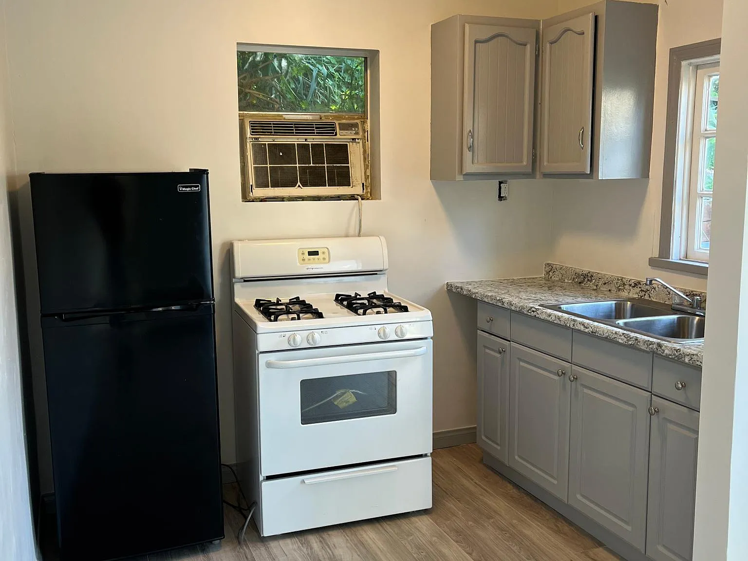 6146 Buena Vista Ter — Photo 2