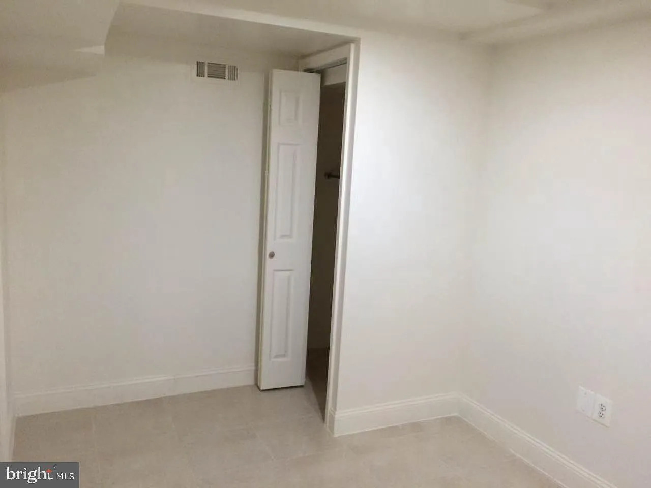 1 bed, 1.0 bath, 300 sqft, $750 — Photo 3