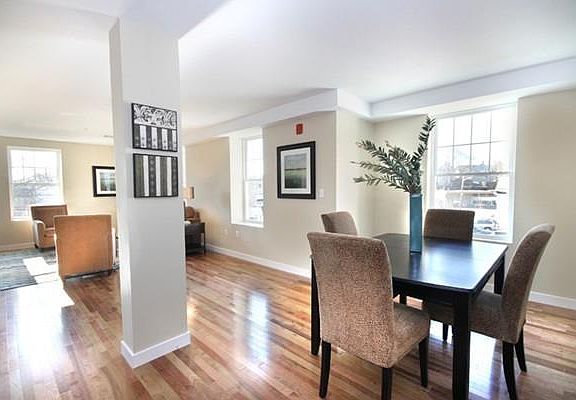 5th image of 99 Essex St APT 15
