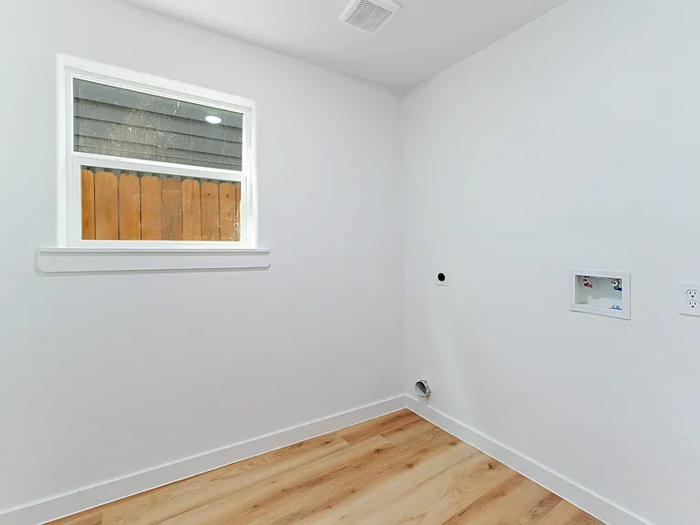 9324 Firnat St #B — Photo 19