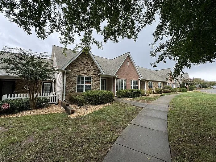 11240 Centway Park Dr — Photo 1