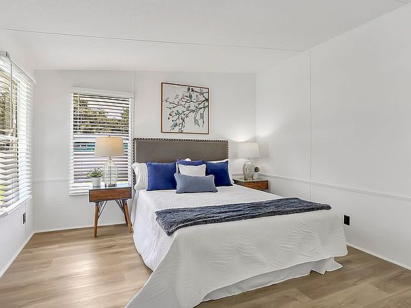 4th image of 640 Royal Oak Dr N #184