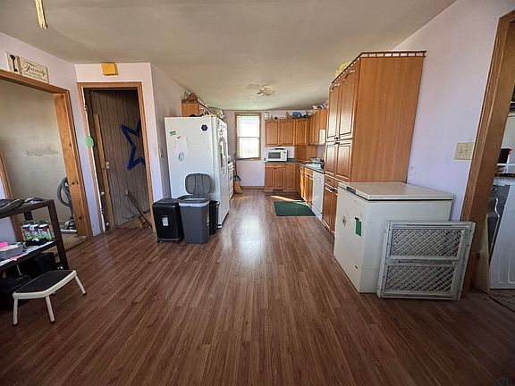 4th image of 2139 McKinley St
