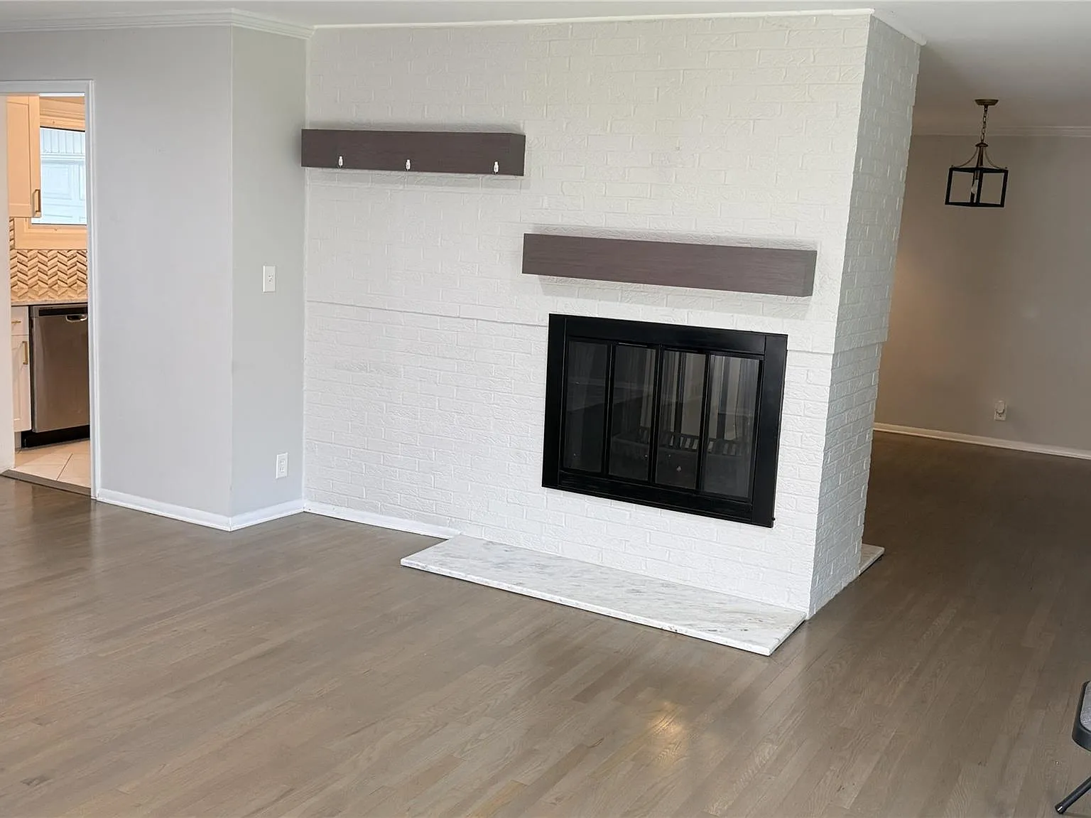 3 bed, 3.0 bath, 1975 sqft, $2,700 — Photo 4