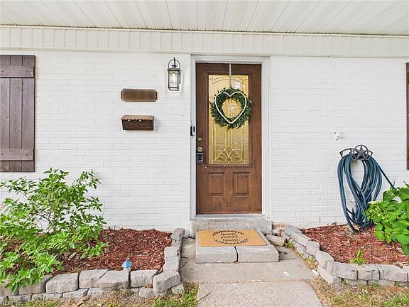 2nd image of 5524 Hill Gail Rd