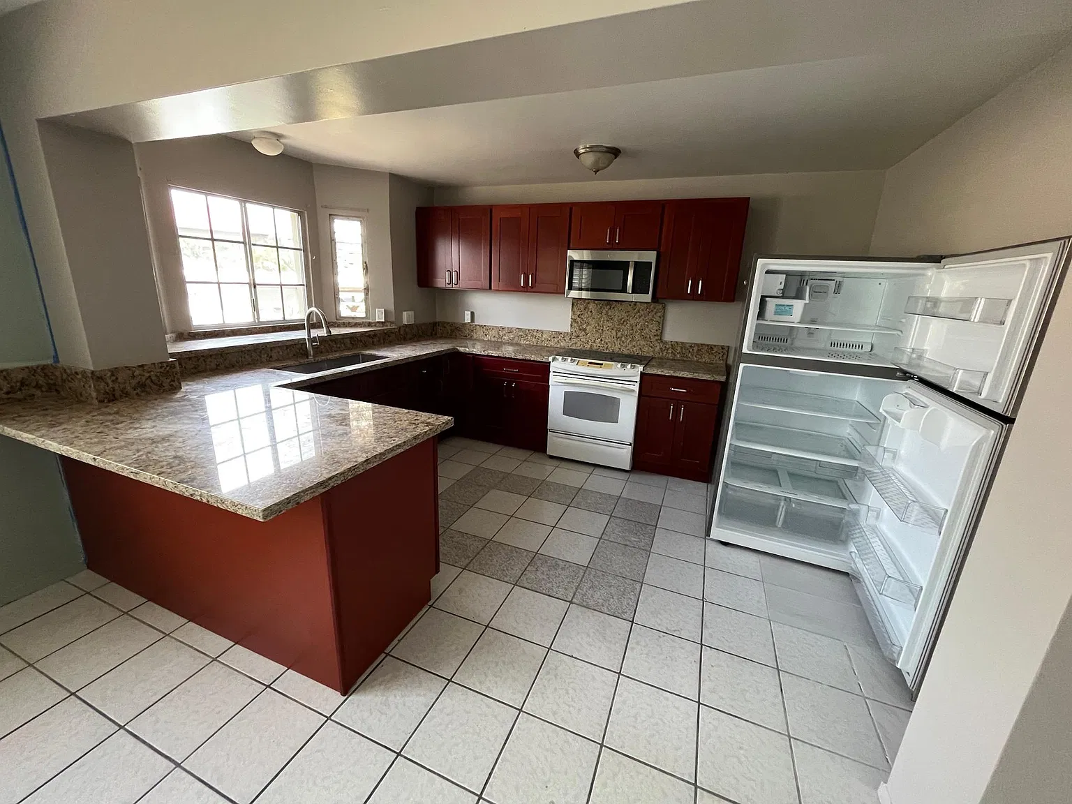 1 bed, 1300 sqft, $2,200 — Photo 3