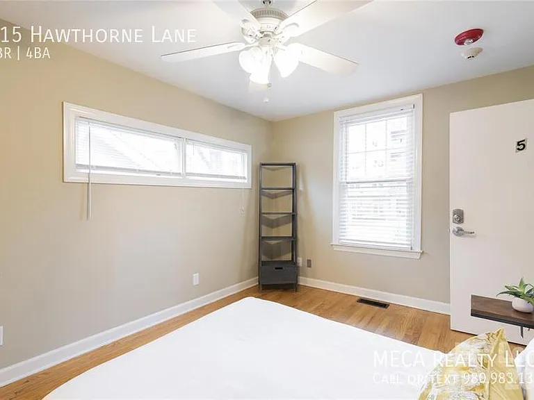 715 Hawthorne Ln — Photo 14