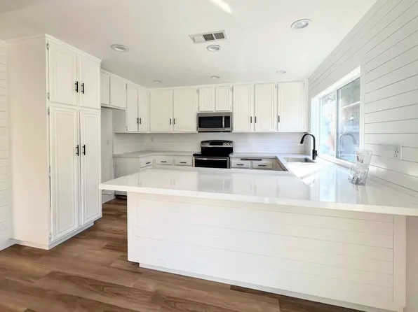 593 Berryhill Dr, San Marcos, CA 92069