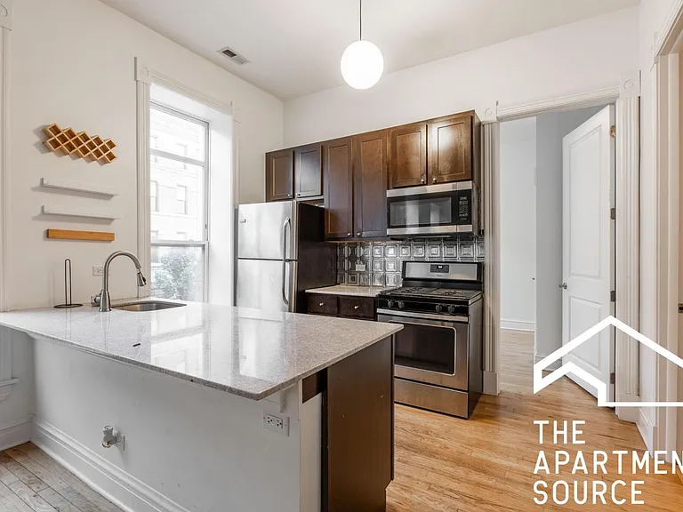 1659 S Throop St #2E — Photo 2