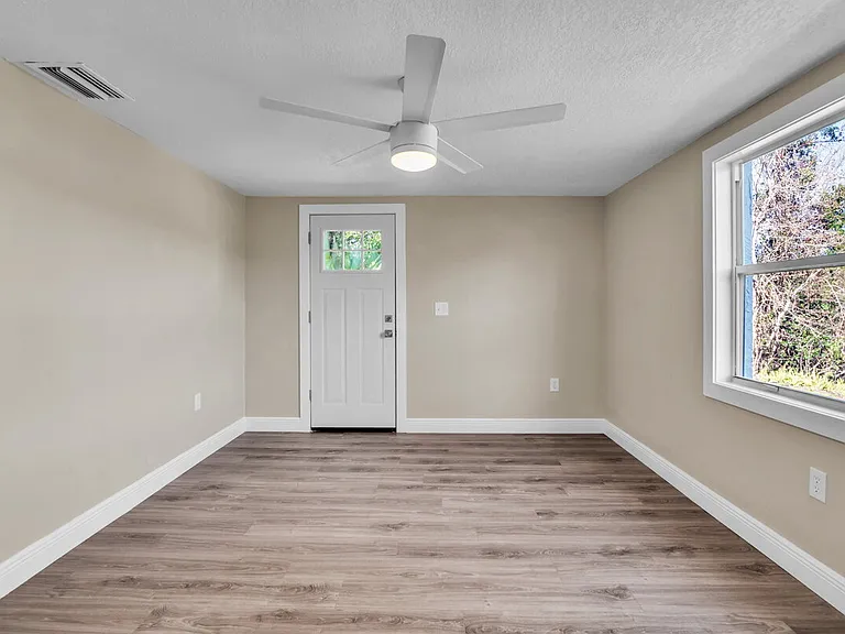 11416 Pine Forest Dr — Photo 27