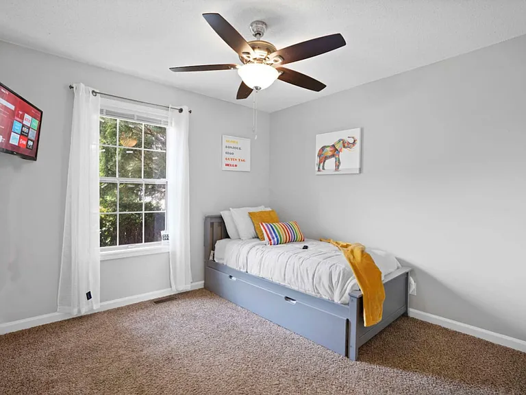 Oak Lawn Dr — Photo 21
