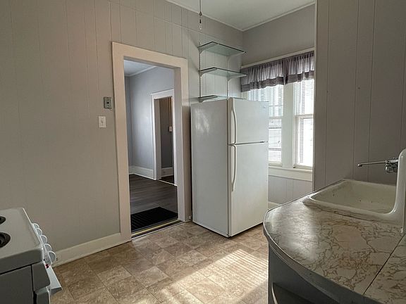 5th image of 107 Greenbriar Ln #17528042