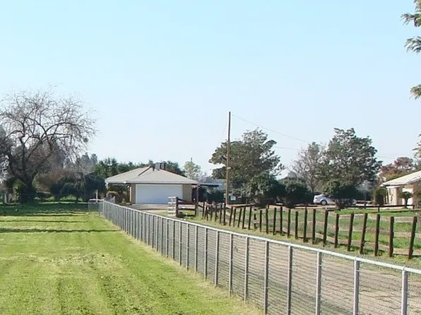 3449 N Academy Ave, Sanger, CA 93657