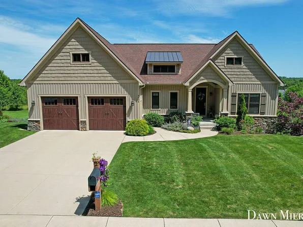 4005 Dragonfly Ct NE, Grand Rapids, MI 49525