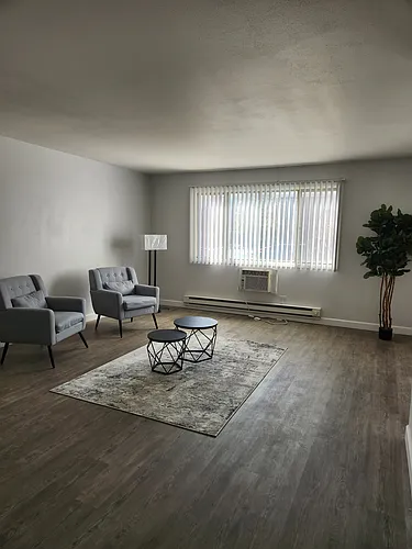 Creekview Apartments Photo 1