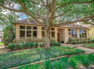 12059 S Circle Dr, Houston, TX 77071