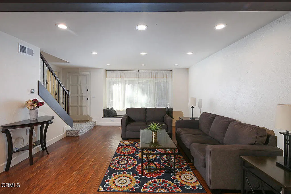 3 bed, 2.5 bath, 1514 sqft, $3,700 — Photo 3