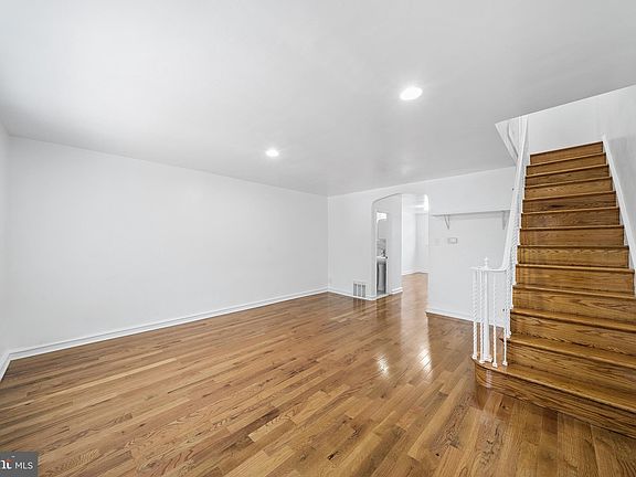4th image of 613 Garland St #A