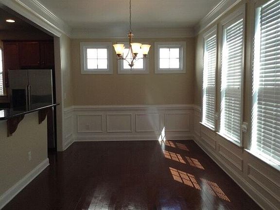 5th image of 7949 Suttonview Dr