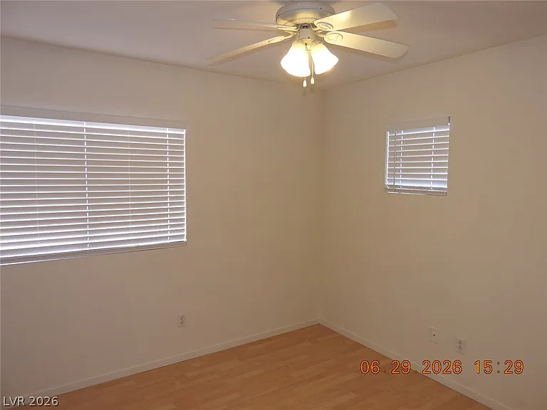 742 Endicott Ct — Photo 33
