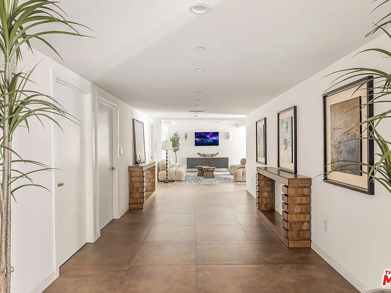 12443 W Sunset Blvd — Photo 22