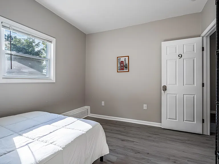 Glen Raven Ct — Photo 2