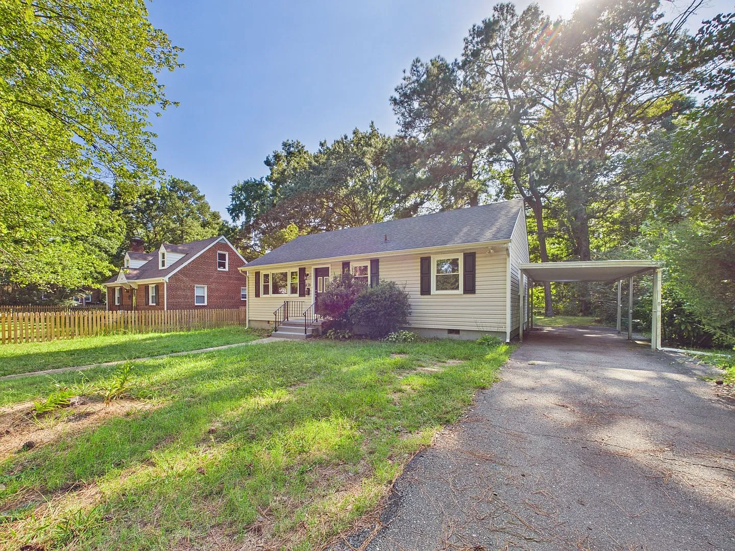 3 bed, 1.0 bath, 1028 sqft, $1,750 — Photo 3