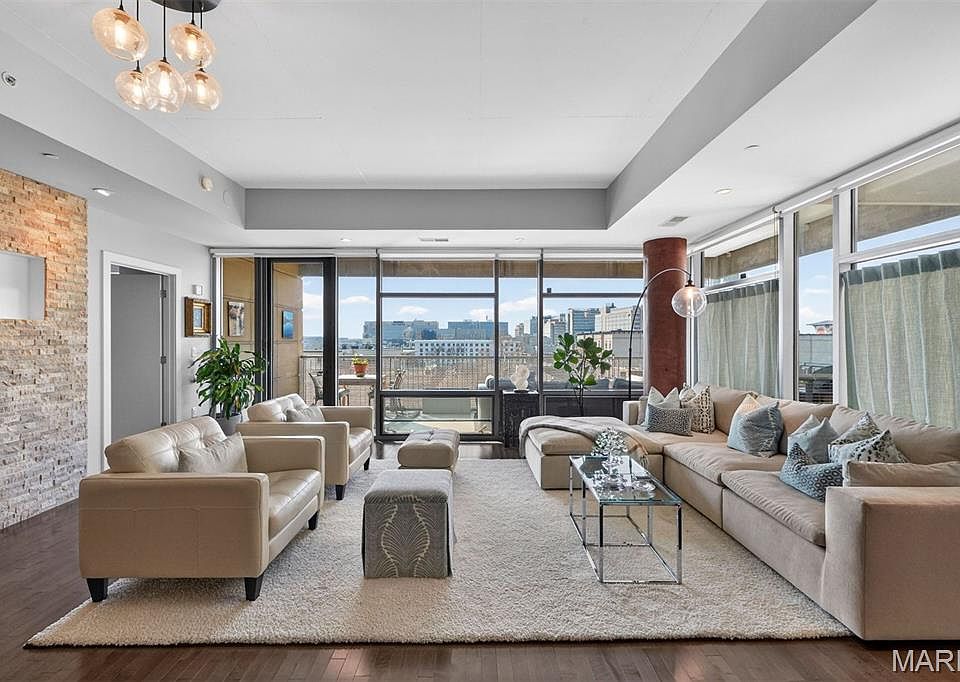 1st image of 4545 Lindell Blvd APT 20