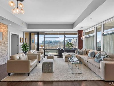 4545 Lindell Blvd APT 20, Saint Louis, MO, 63108