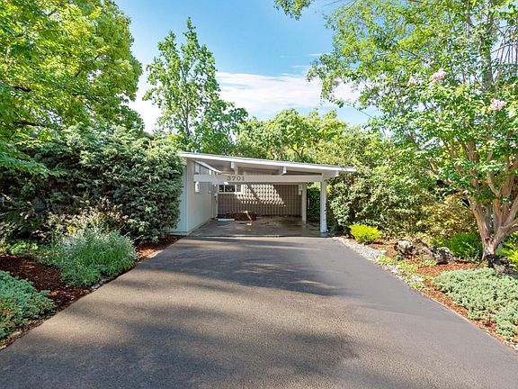 3rd image of 3701 Lindero Dr