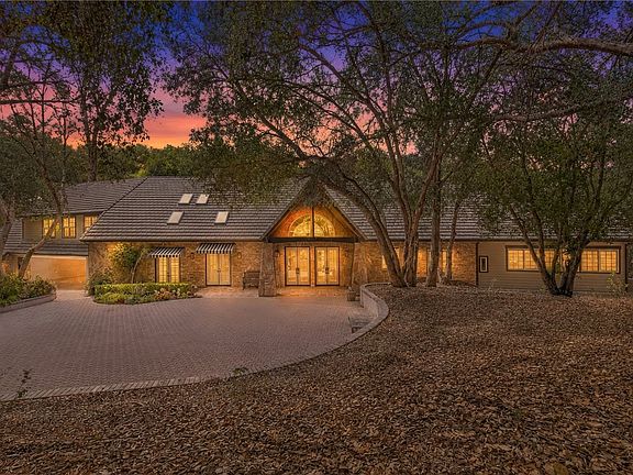 3rd image of 45455 Lorenz Ln