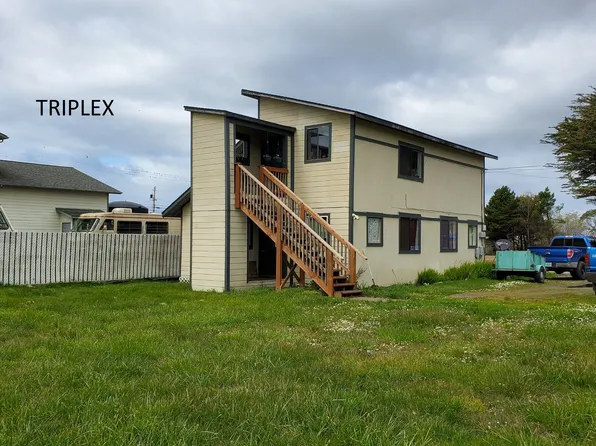 95 17th St SE, Bandon, OR 97411