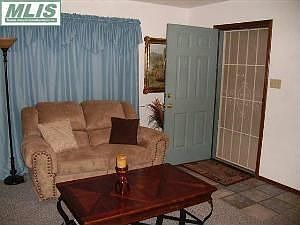 3rd image of 1620 Elder St
