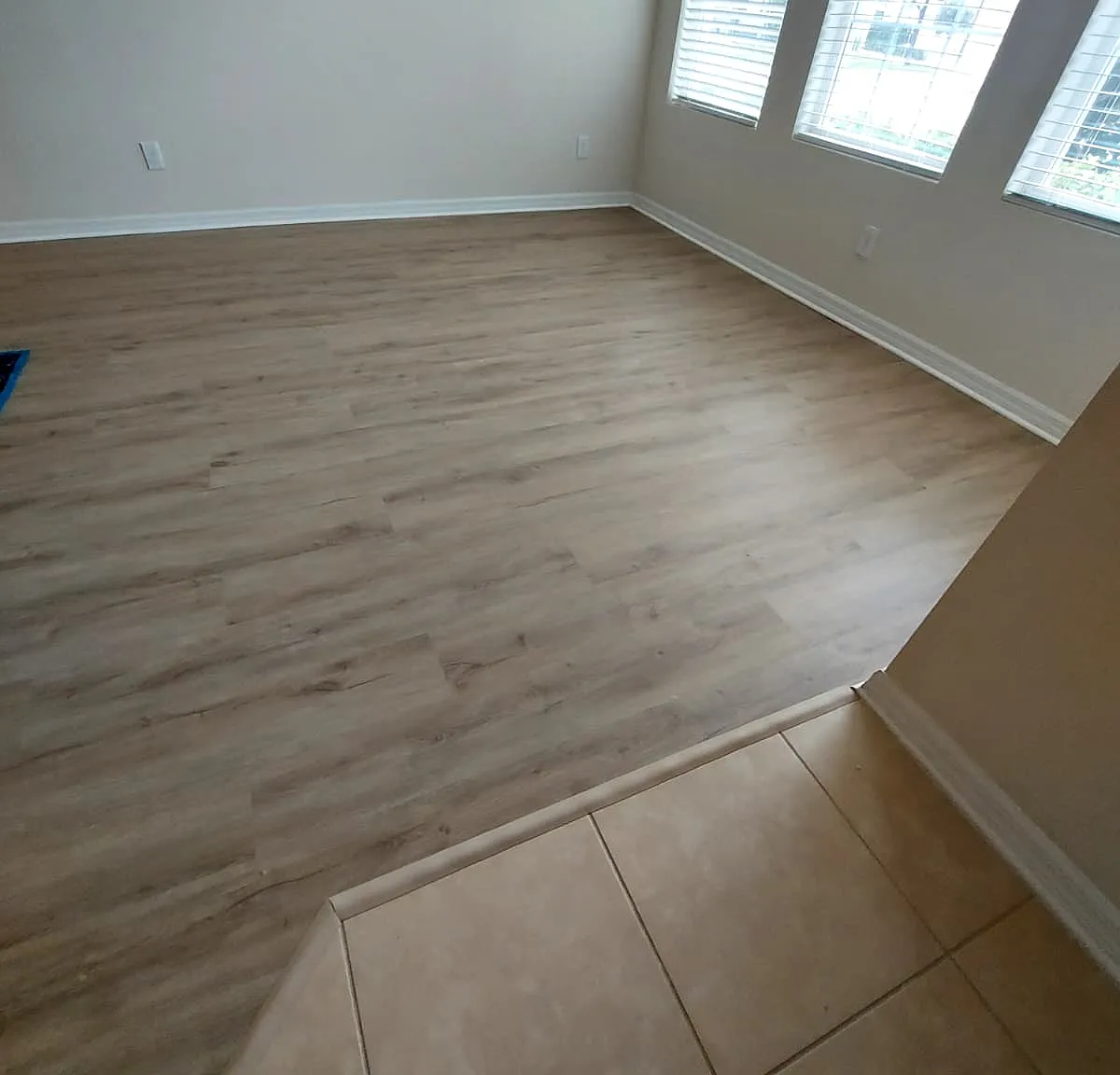 3 bed, 2.5 bath, 1713 sqft, $2,600 — Photo 4