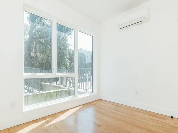 1540 Putnam Avenue image 14 of 18