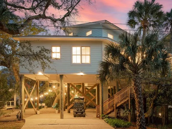 217 E Huron Ave, Folly Beach, SC 29439