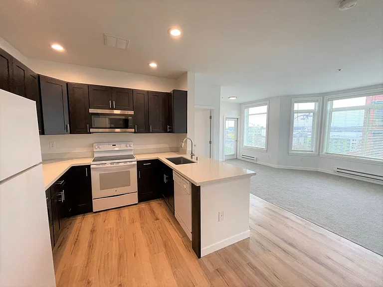 2414 1st Ave #417 — Photo 3