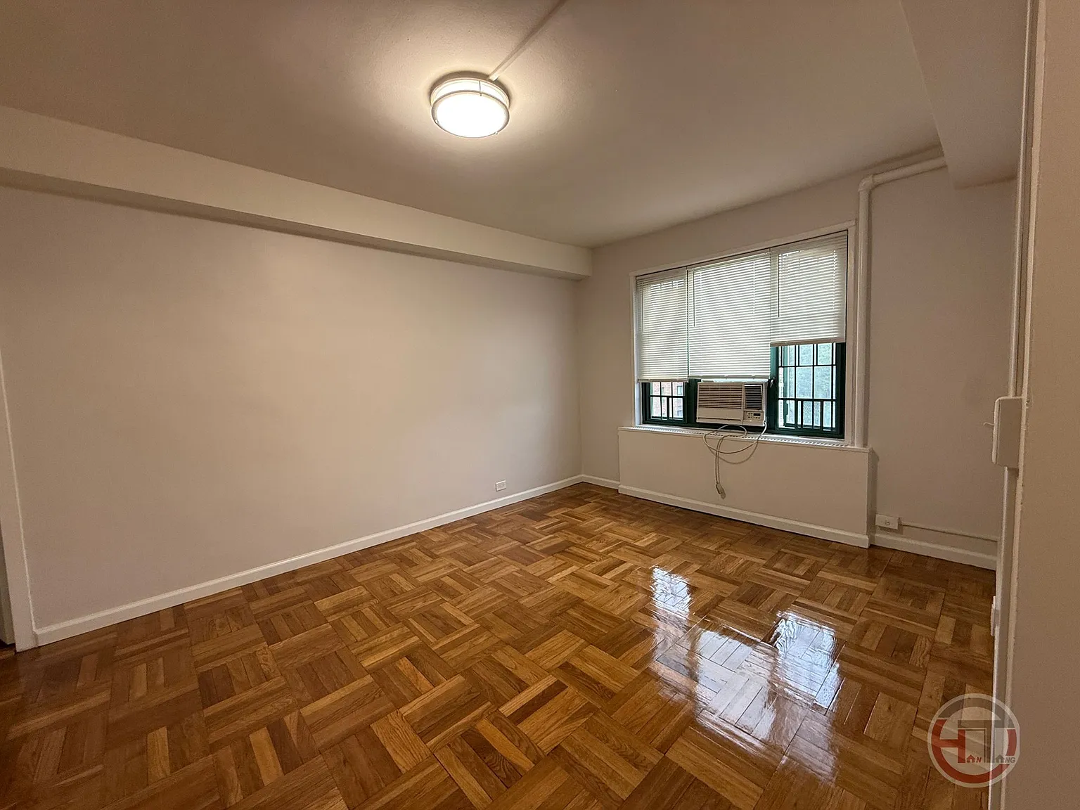 3 bed, 1000 sqft, $2,950 — Photo 4