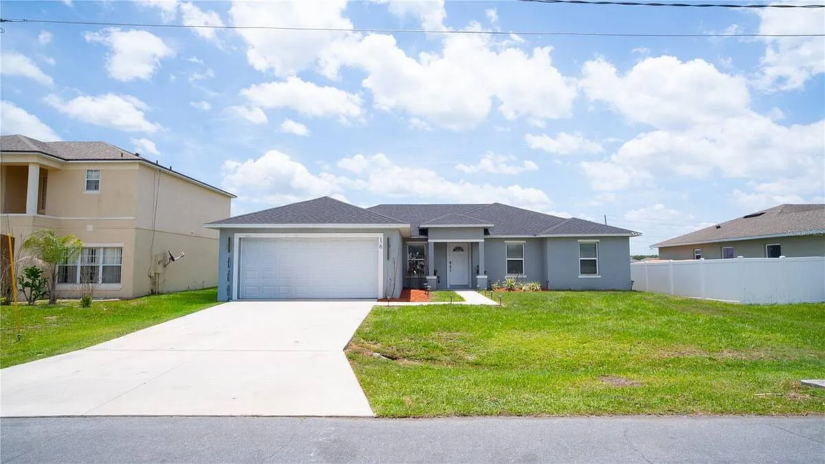 4 bed, 2.0 bath, 1767 sqft, $2,300 — Photo 3