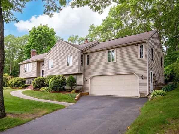 7 Jacqueline Ln, Plymouth, MA 02360