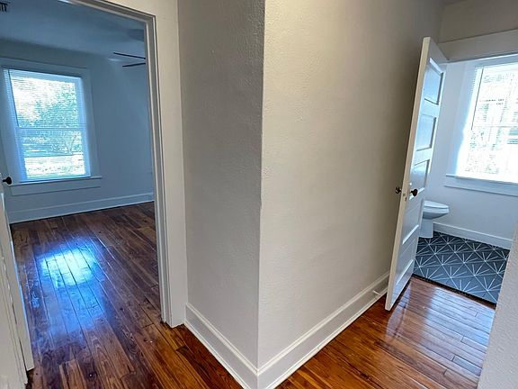 3rd image of 1017 E Powhatan Ave