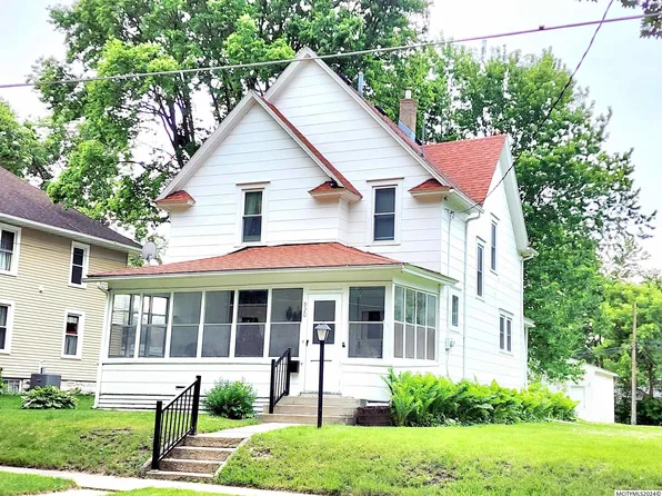 920 N Adams Ave, Mason City, IA 50401