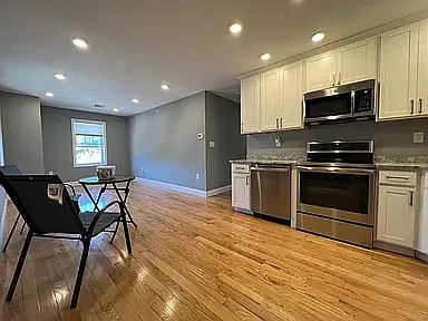 2 bed, 850 sqft, $2,300 — Photo 3