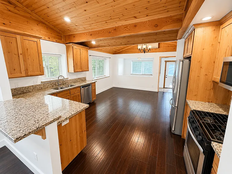 2245 Ceanothus Ave — Photo 33