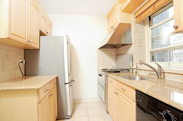 Rented by Compass | media 23