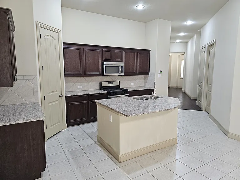4012 Eaton Park Dr — Photo 9